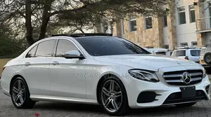 Mercedes-Benz E200 2016 Pearl
