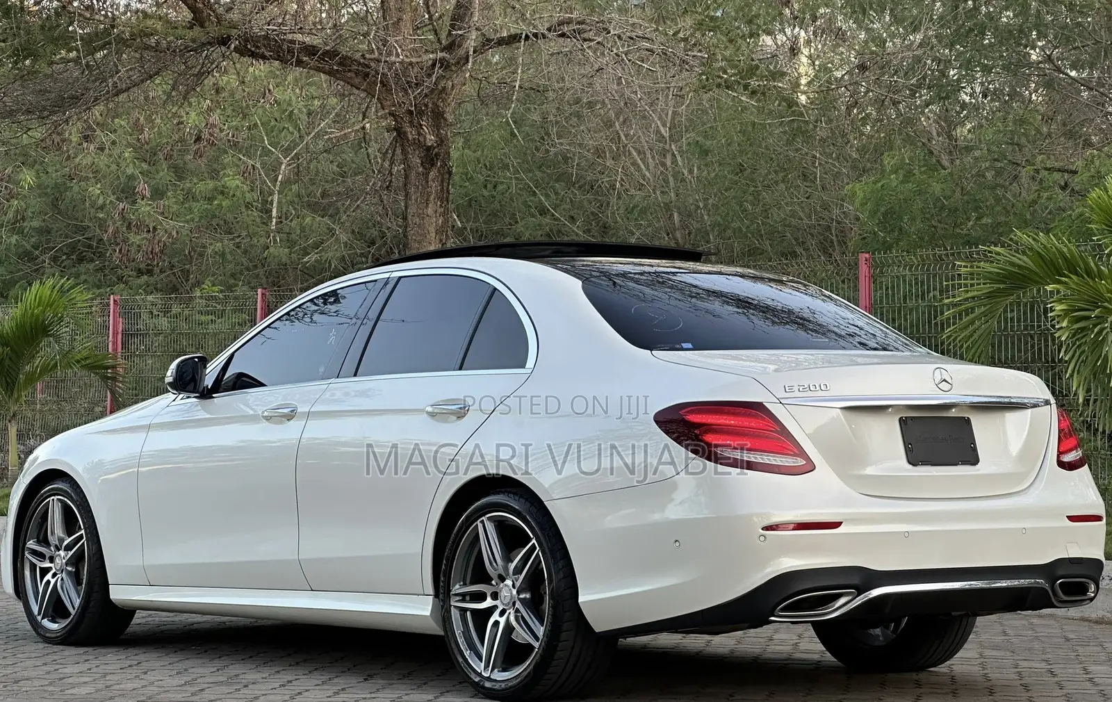 Mercedes-Benz E200 2016 Pearl