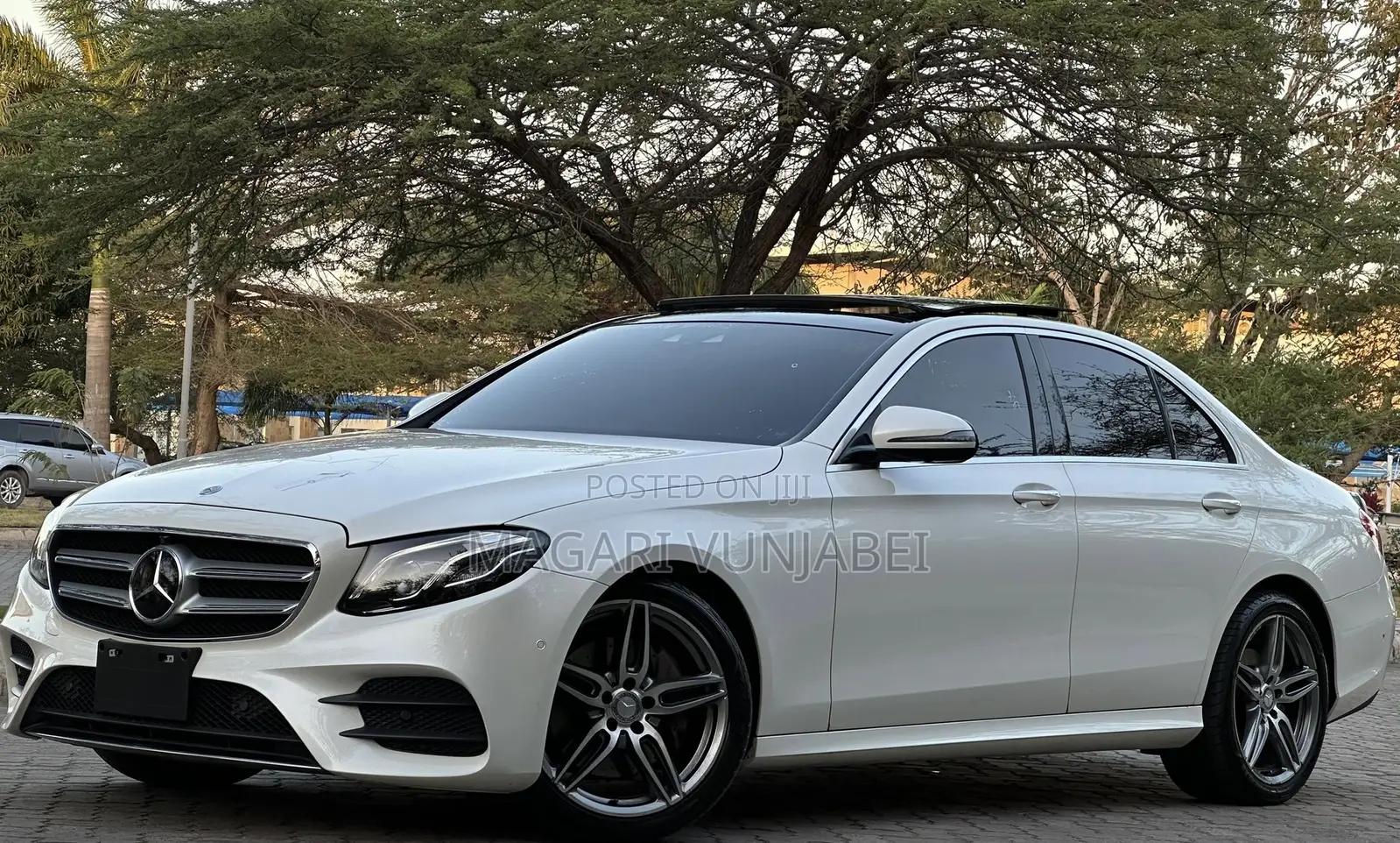 Mercedes-Benz E200 2016 Pearl