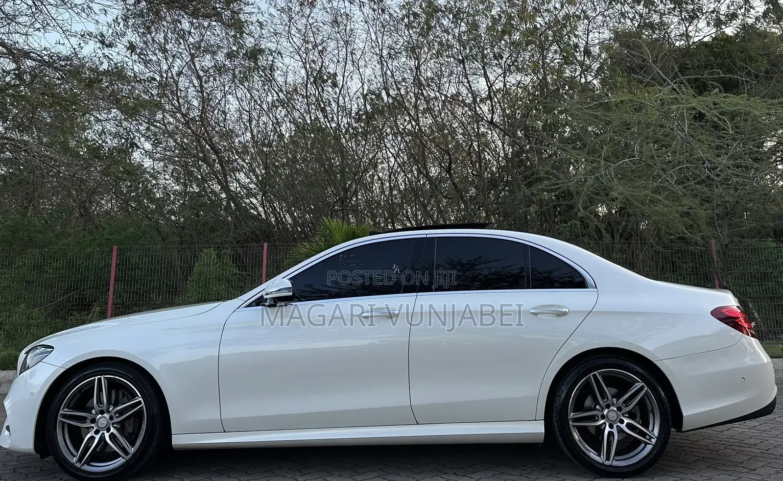 Mercedes-Benz E200 2016 Pearl
