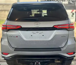 Toyota Fortuner 2023 Gray