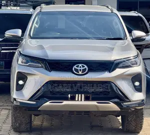 Toyota Fortuner 2023 Gray
