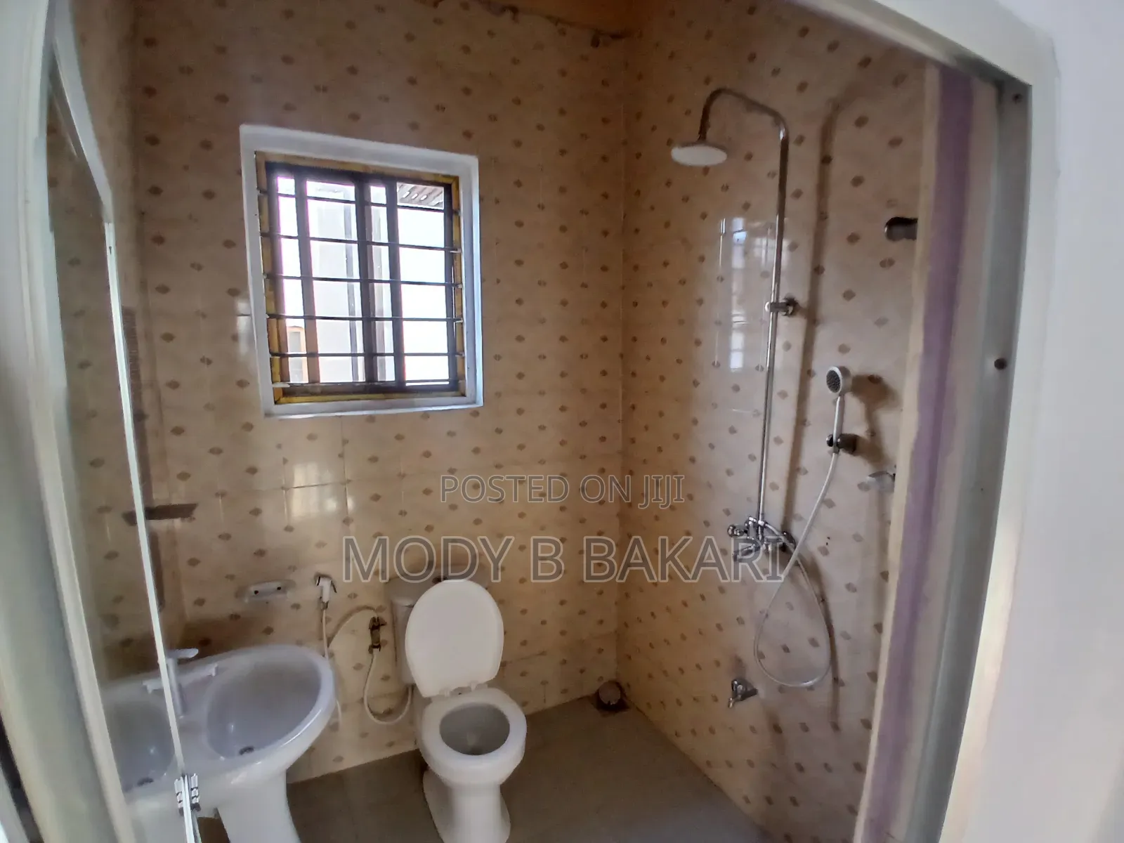 4bdrm House in Ada Estate for rent