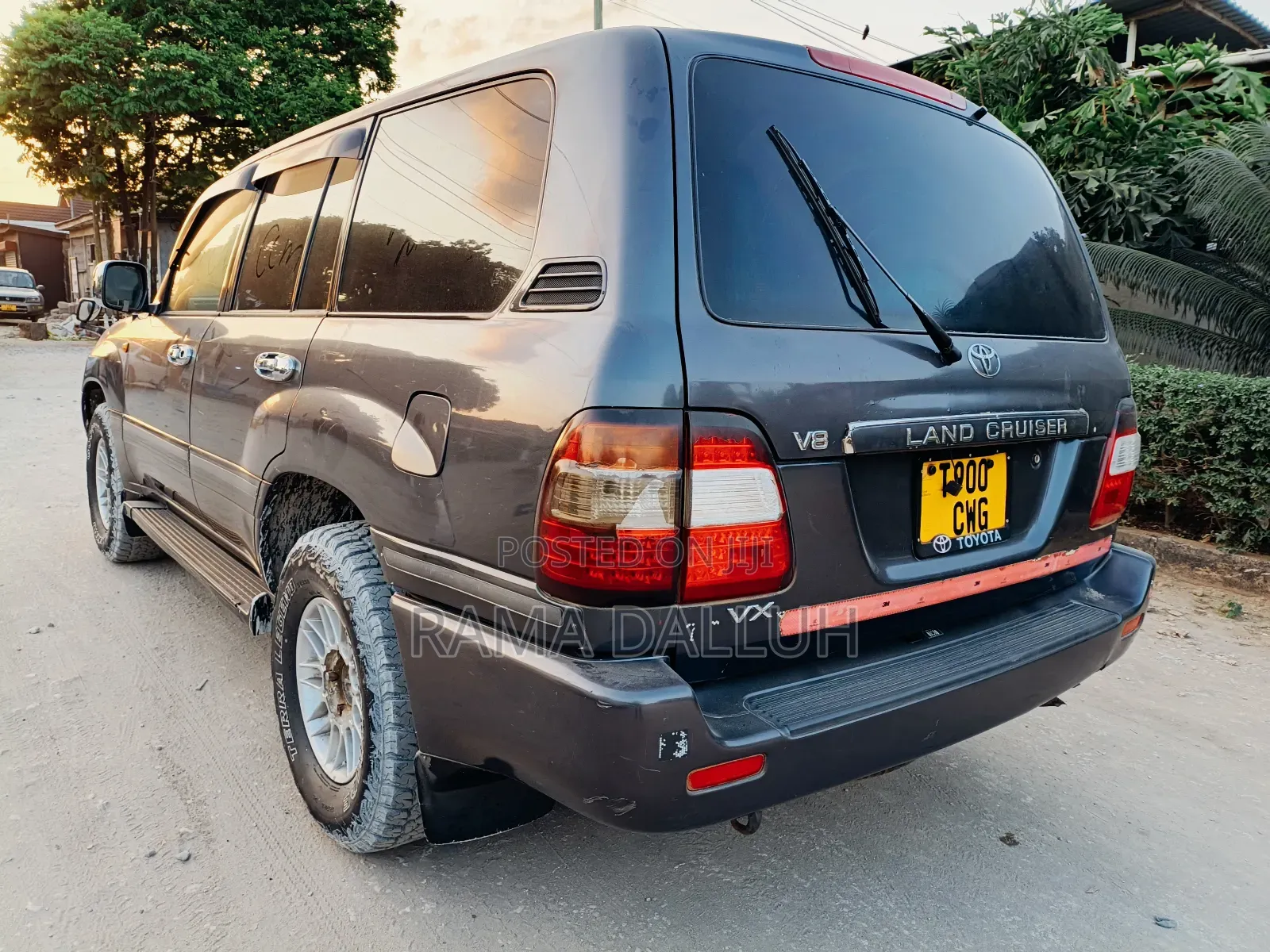 Toyota Land Cruiser 2005 Gray