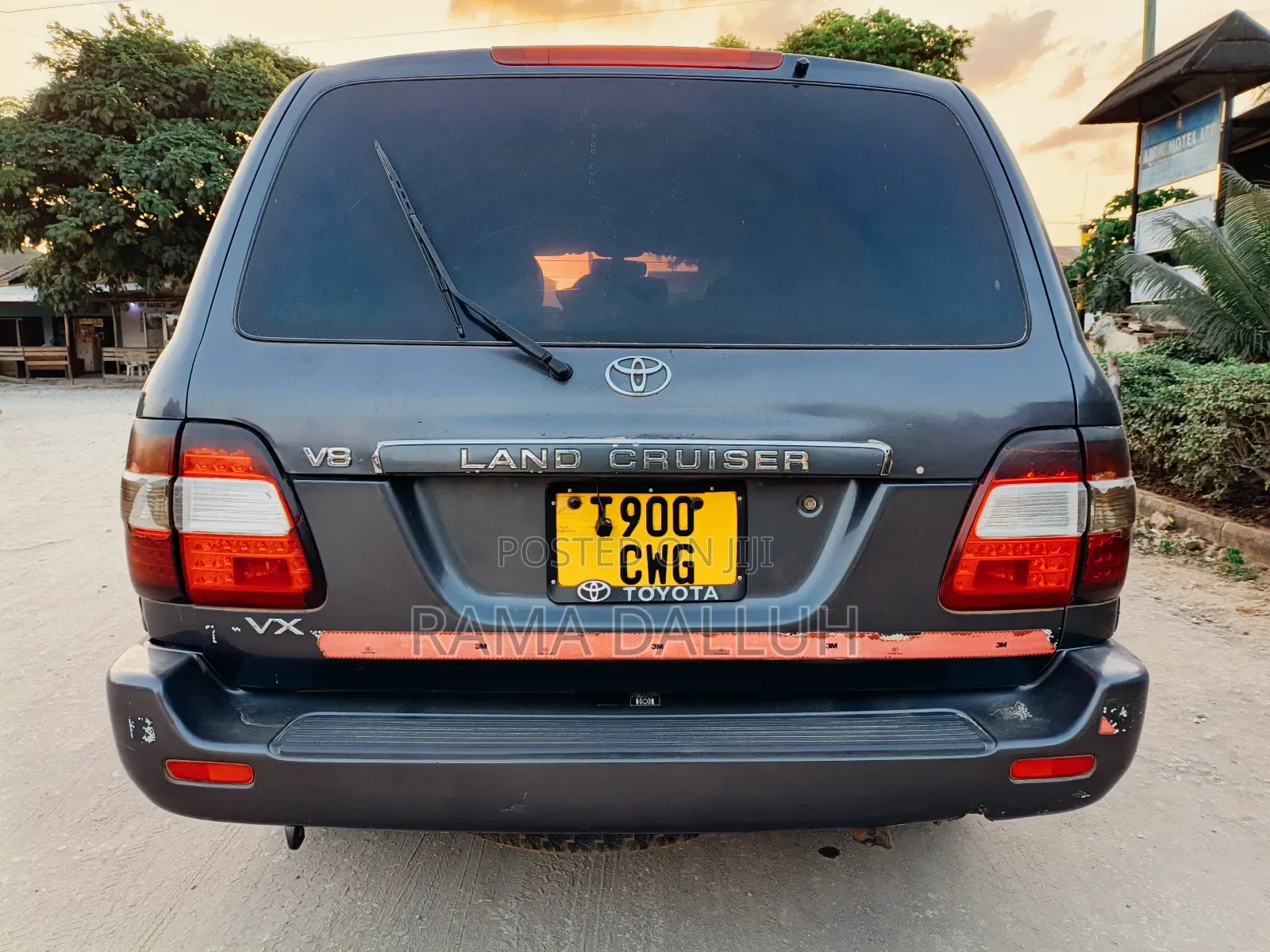 Toyota Land Cruiser 2005 Gray
