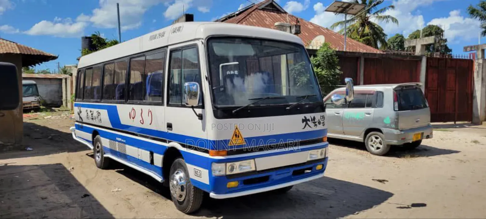 Mitsubishi Fuso Rosa 2004 White