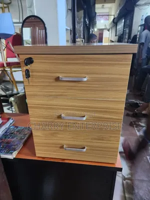 3 Drawers Bed Side , Table Side or Can Be Used to Store Anything Droo
