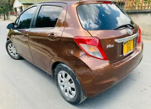 Toyota Vitz 2012 Brown