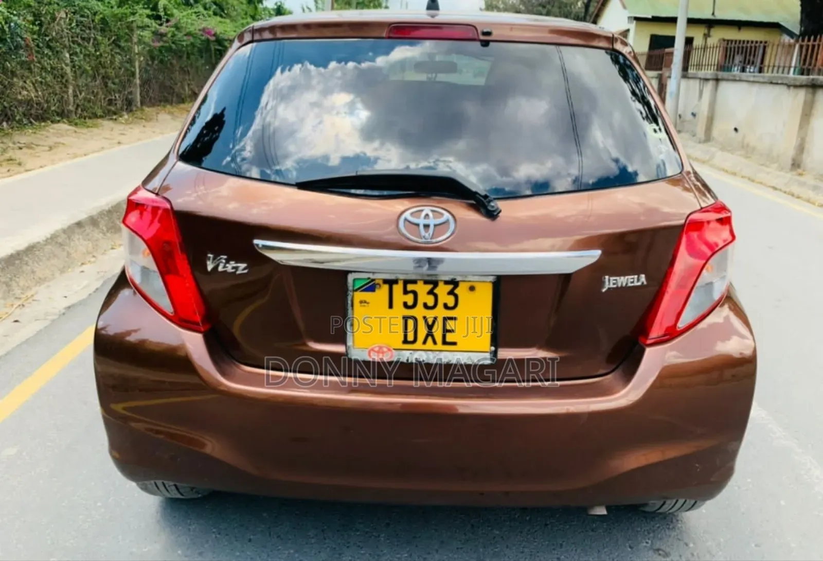 Toyota Vitz 2012 Brown
