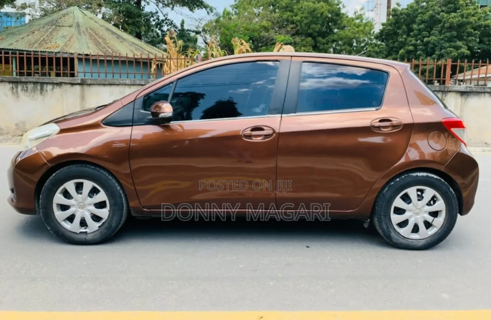 Toyota Vitz 2012 Brown