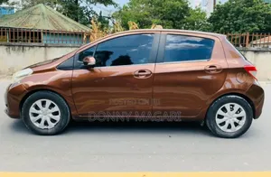Toyota Vitz 2012 Brown