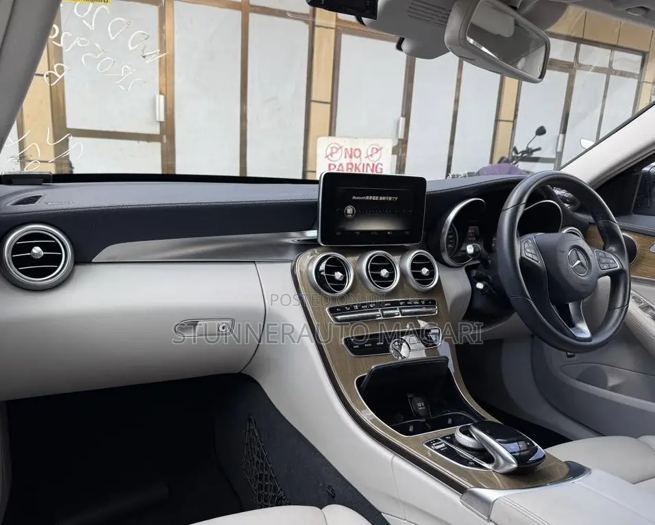 Mercedes-Benz C200 2015 Blue