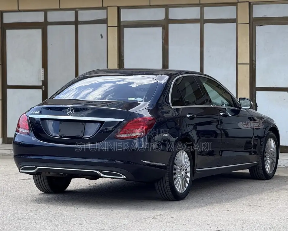 Mercedes-Benz C200 2015 Blue