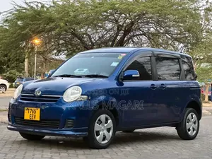 Toyota Sienta 2006 Blue