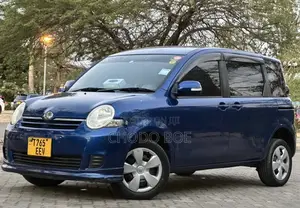 Toyota Sienta 2006 Blue