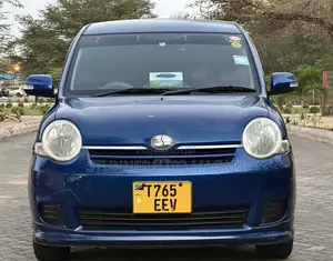 Toyota Sienta 2006 Blue