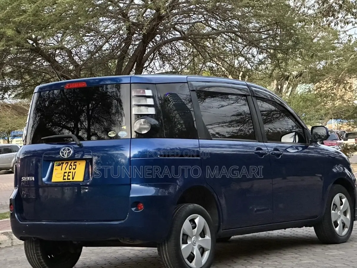 Toyota Sienta 2006 Blue