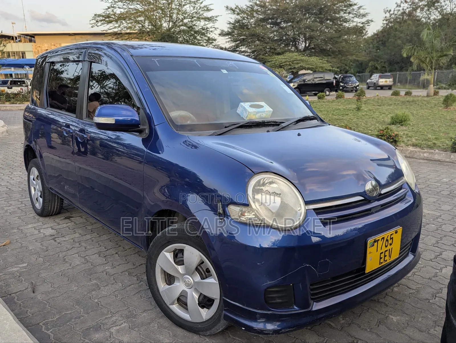 Toyota Sienta 2006 Blue
