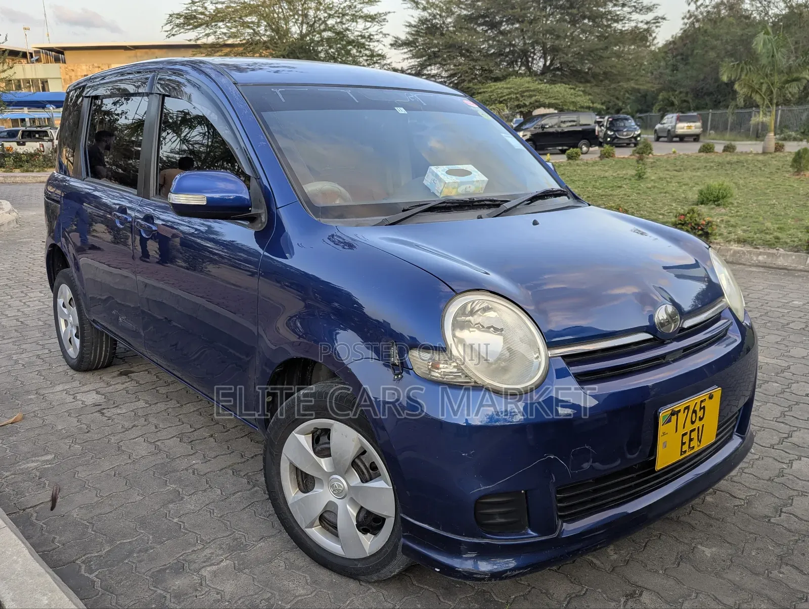Toyota Sienta 2006 Blue