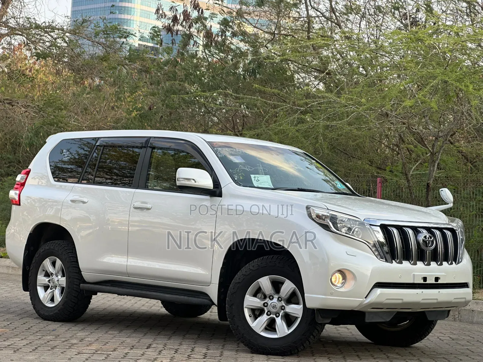 Toyota Land Cruiser Prado 2017 White