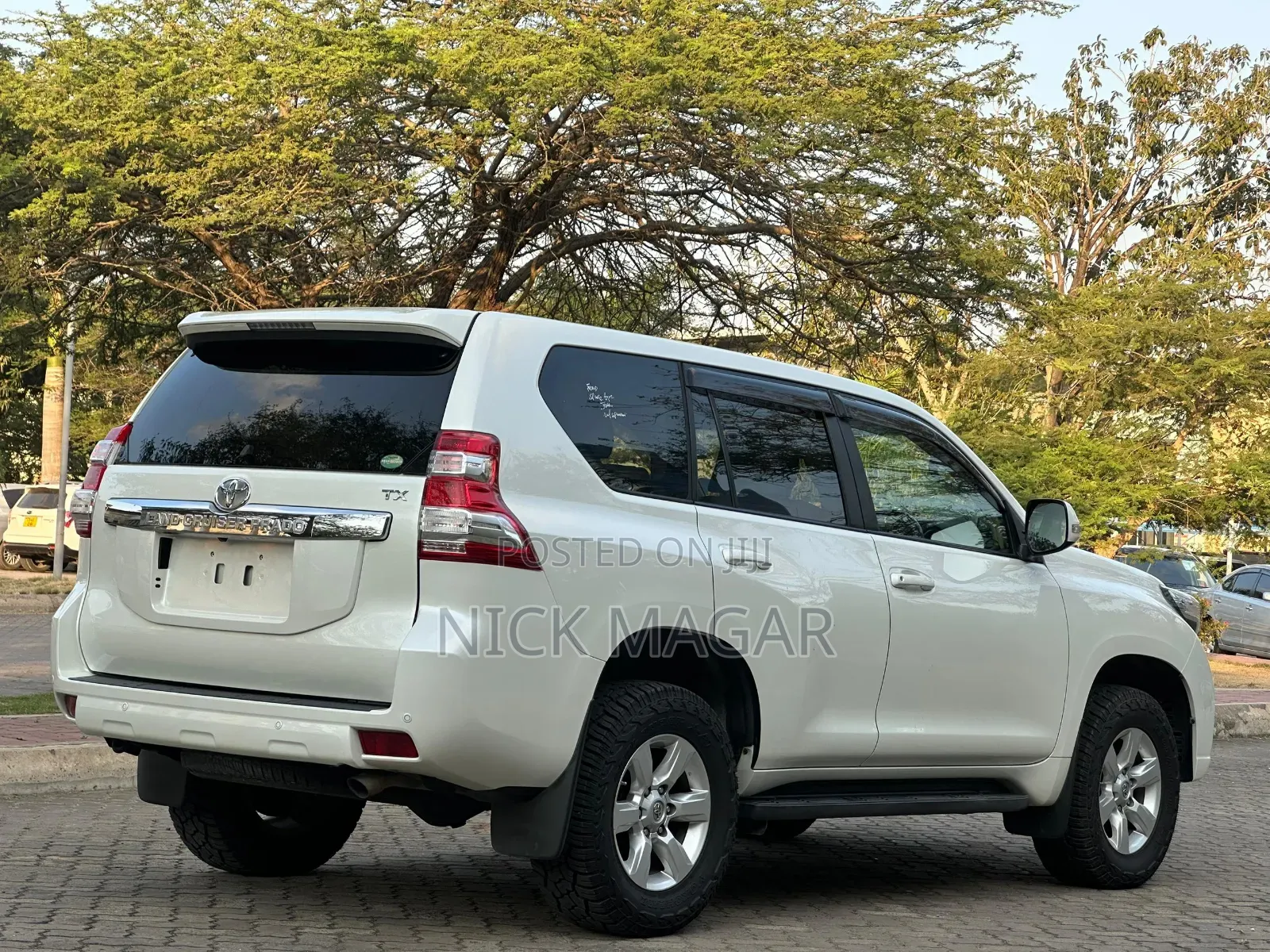 Toyota Land Cruiser Prado 2017 White