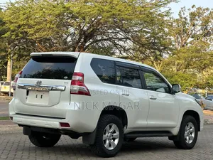 Toyota Land Cruiser Prado 2017 White