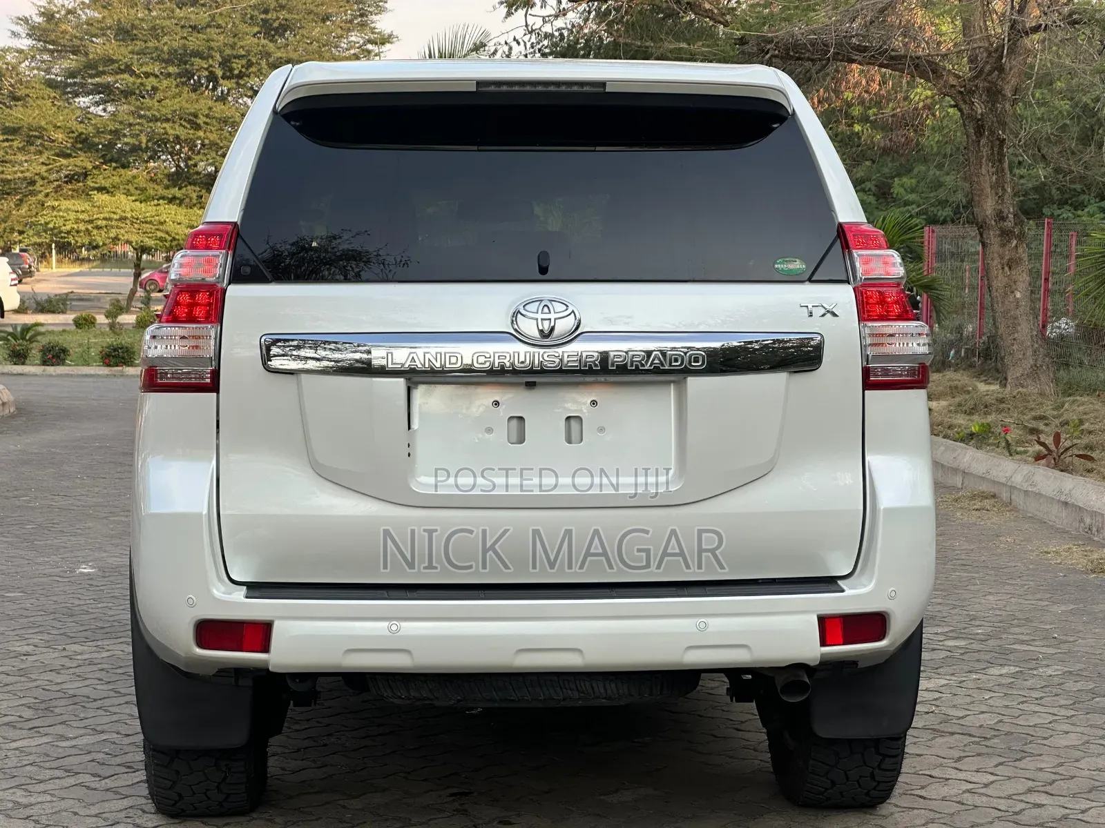 Toyota Land Cruiser Prado 2017 White