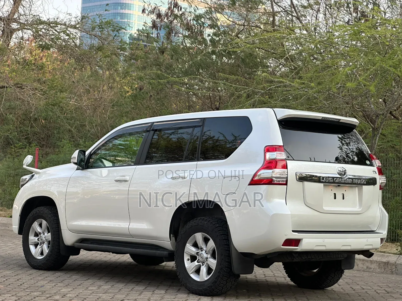 Toyota Land Cruiser Prado 2017 White