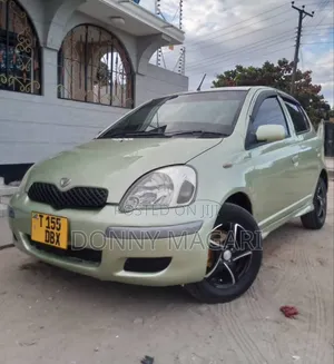 Toyota Vitz 2006 Green