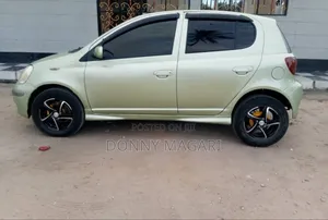 Toyota Vitz 2006 Green