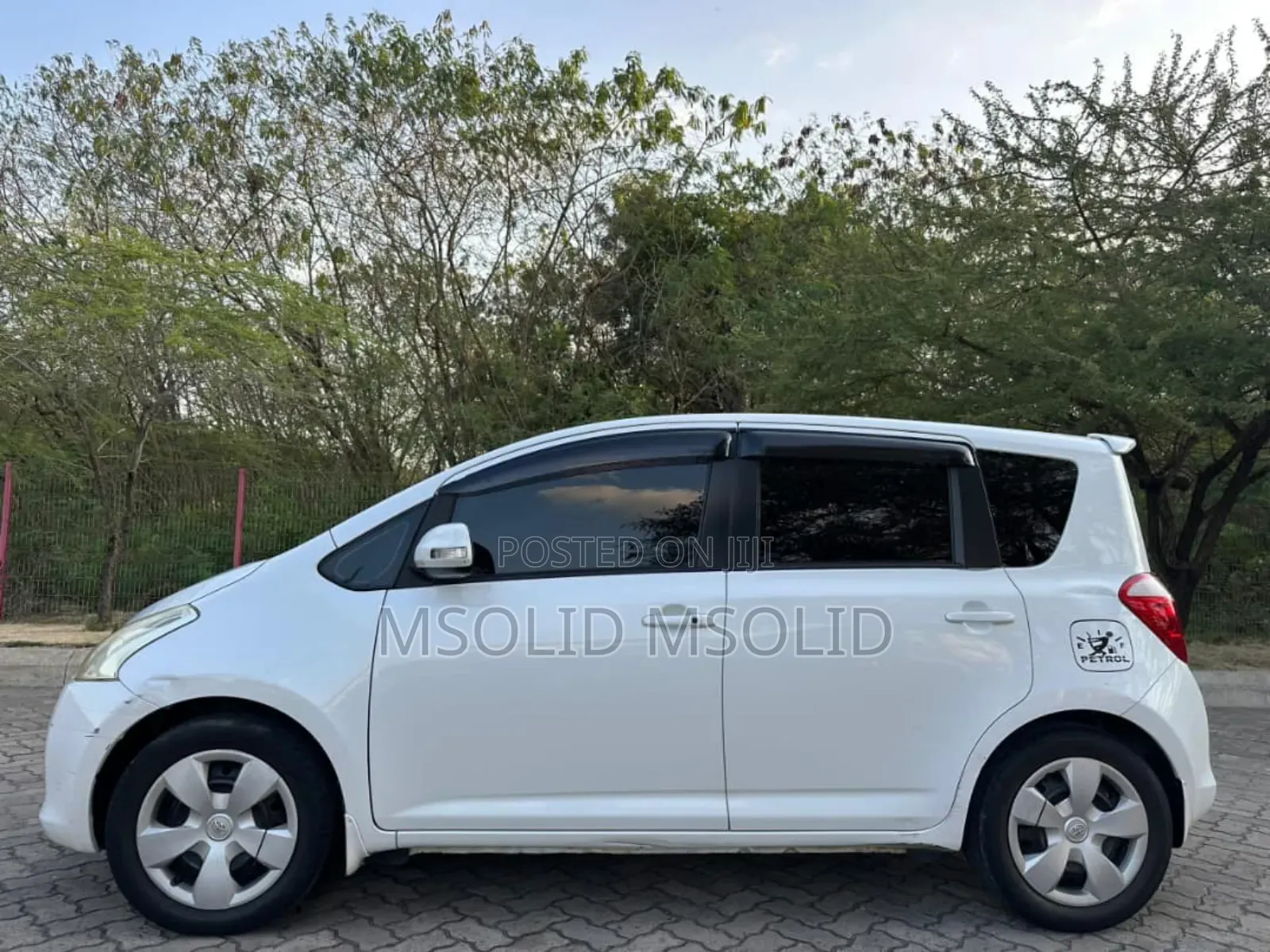 Toyota Ractis 2007 White