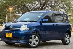 Toyota Sienta 2006 Blue