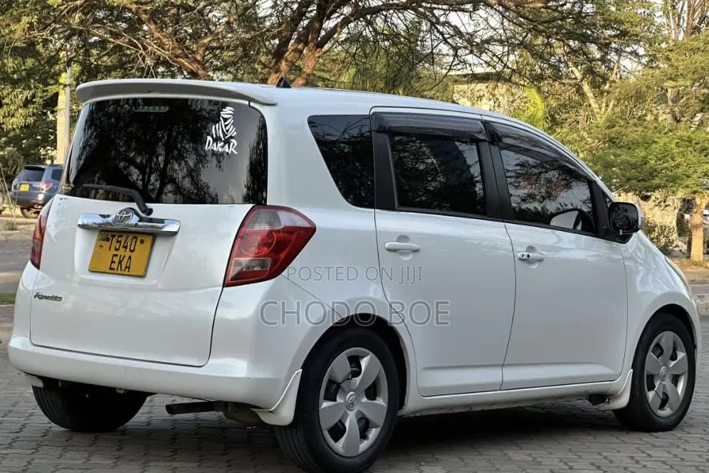 Toyota Ractis 2007 Pearl