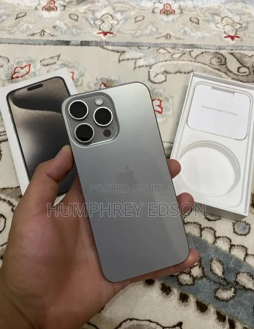 New Apple iPhone 15 Pro Max 256 GB Silver