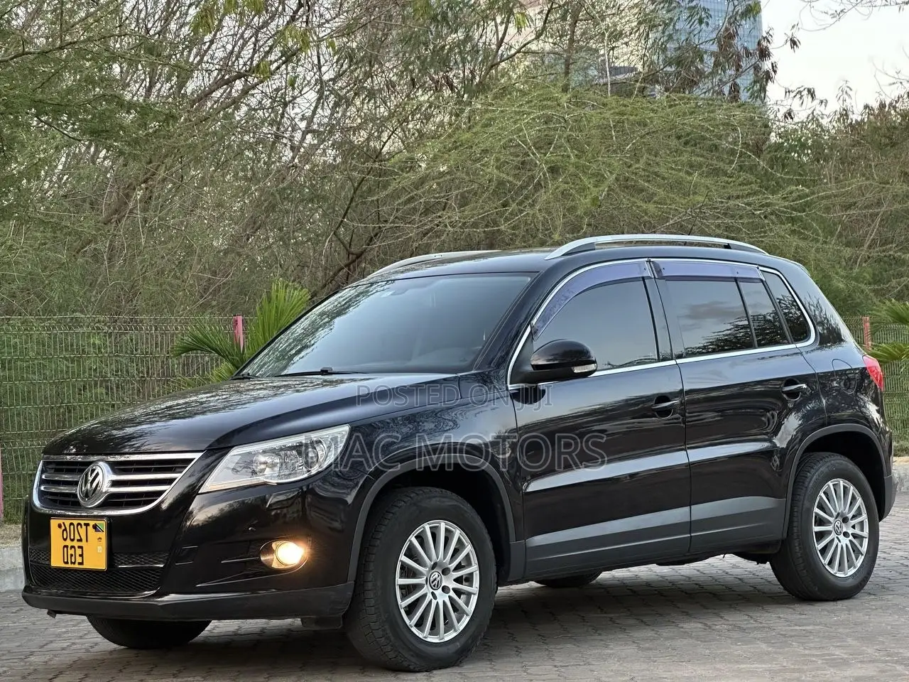 Volkswagen Tiguan 2011 Black