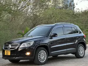 Volkswagen Tiguan 2011 Black