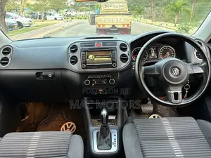 Volkswagen Tiguan 2011 Black