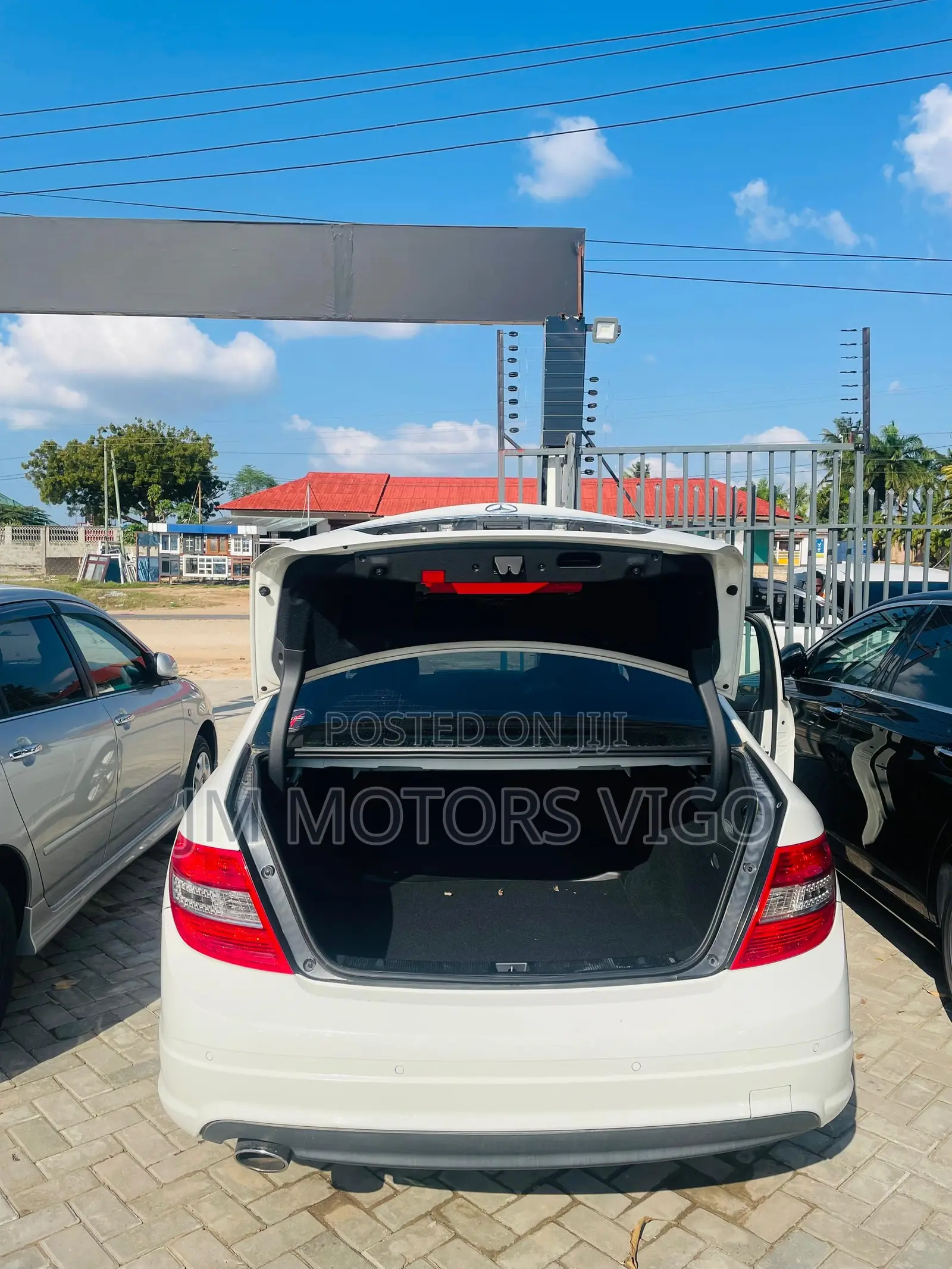 Mercedes-Benz C300 2008 White