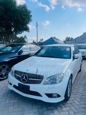 Mercedes-Benz C300 2008 White