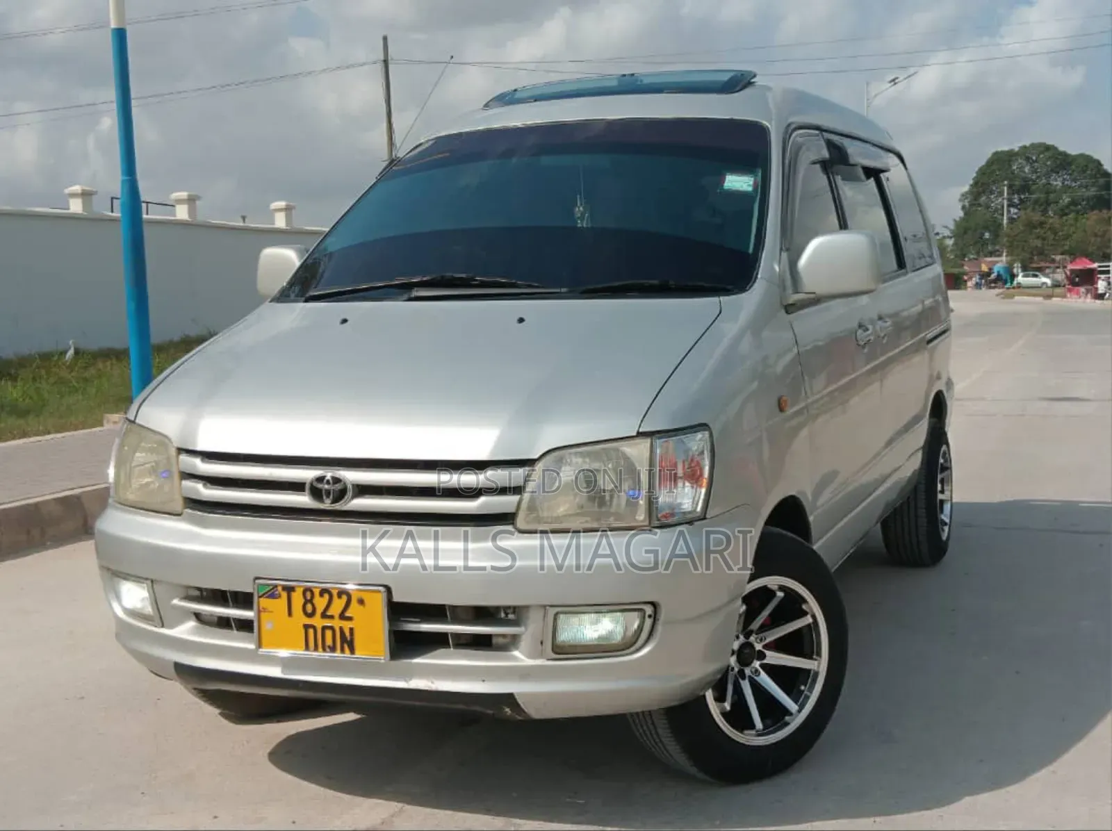 Toyota Noah 2003 Silver