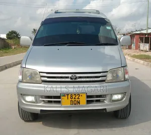 Toyota Noah 2003 Silver
