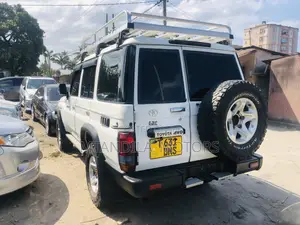 Toyota Land Cruiser Prado 3.0 TD 2011 White