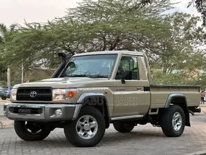 Toyota Land Cruiser 2017 Beige