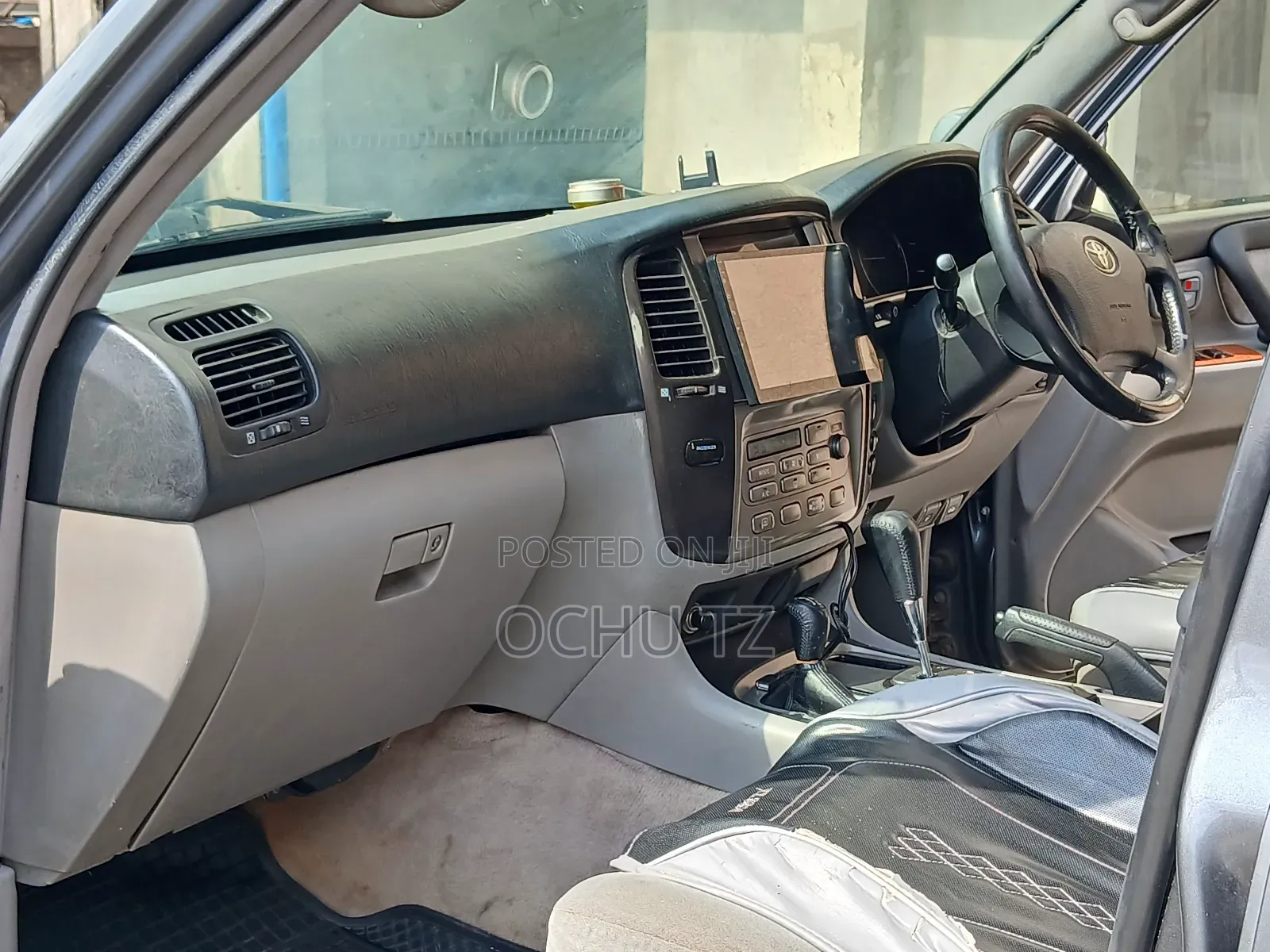 Toyota Land Cruiser 2005 Gray