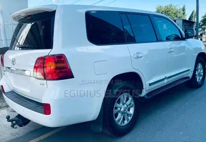 Toyota Land Cruiser 2013 White