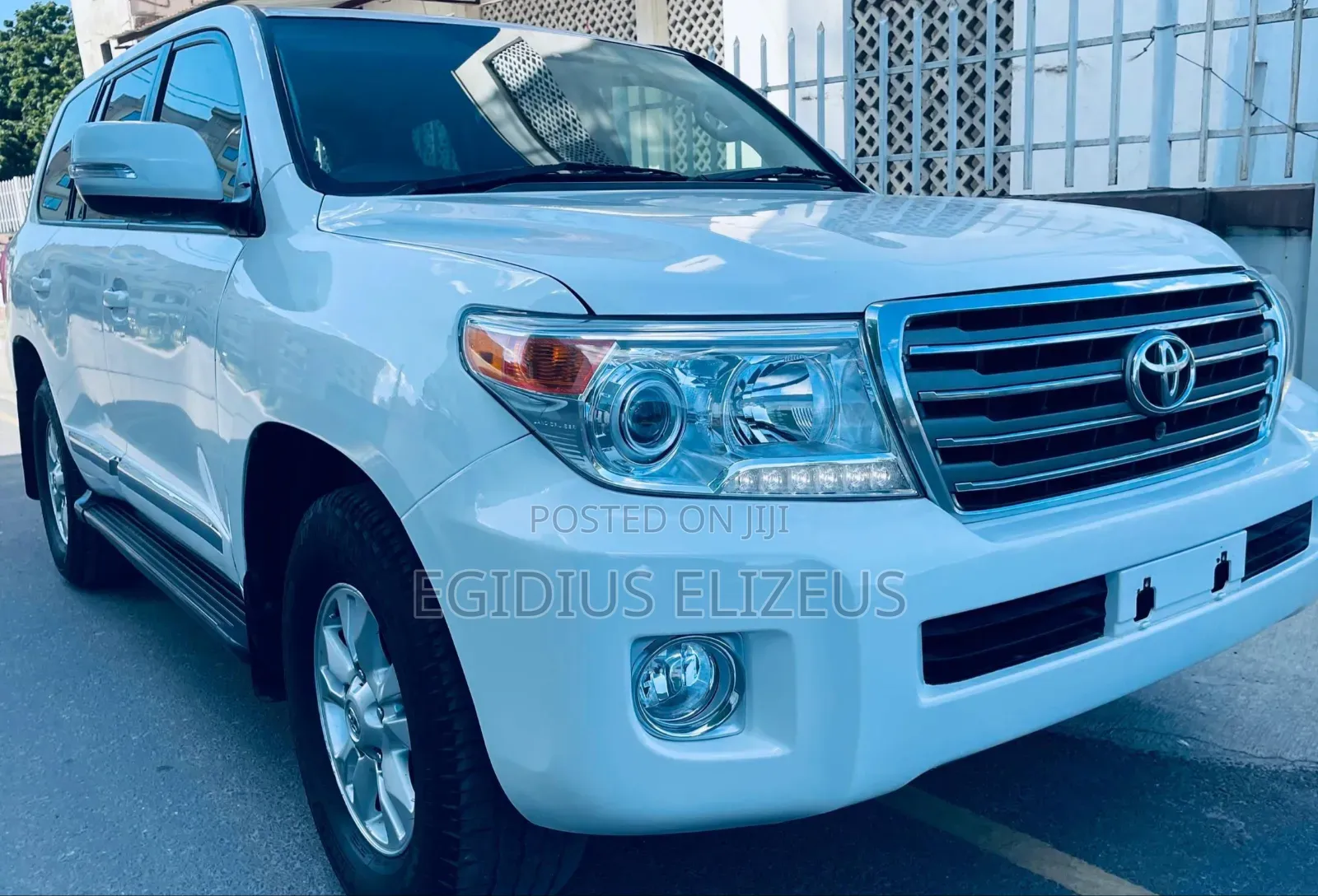 Toyota Land Cruiser 2013 White