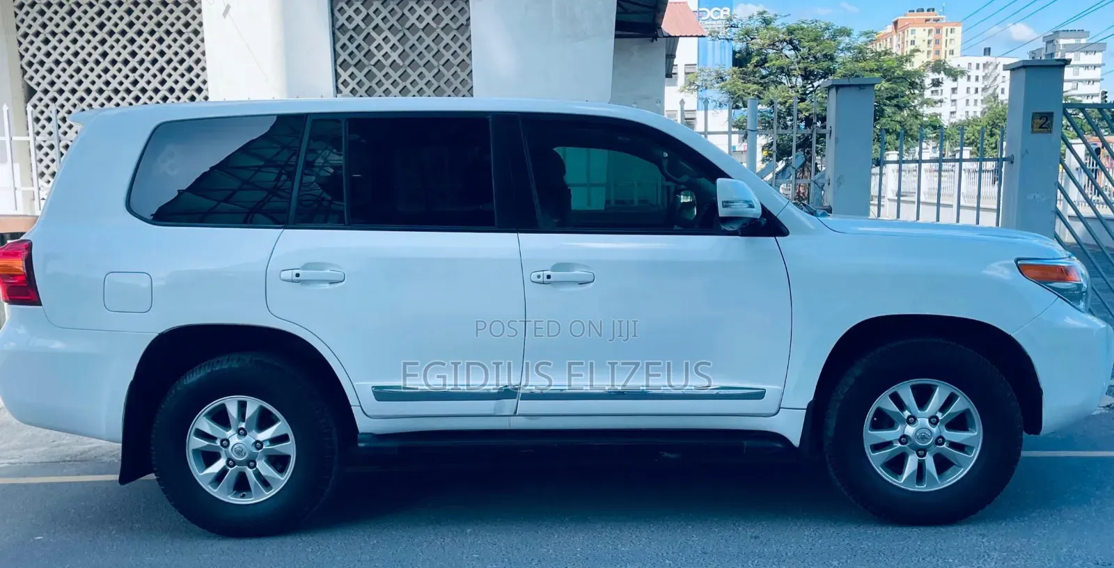 Toyota Land Cruiser 2013 White