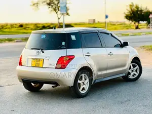 Toyota IST 2002 Beige