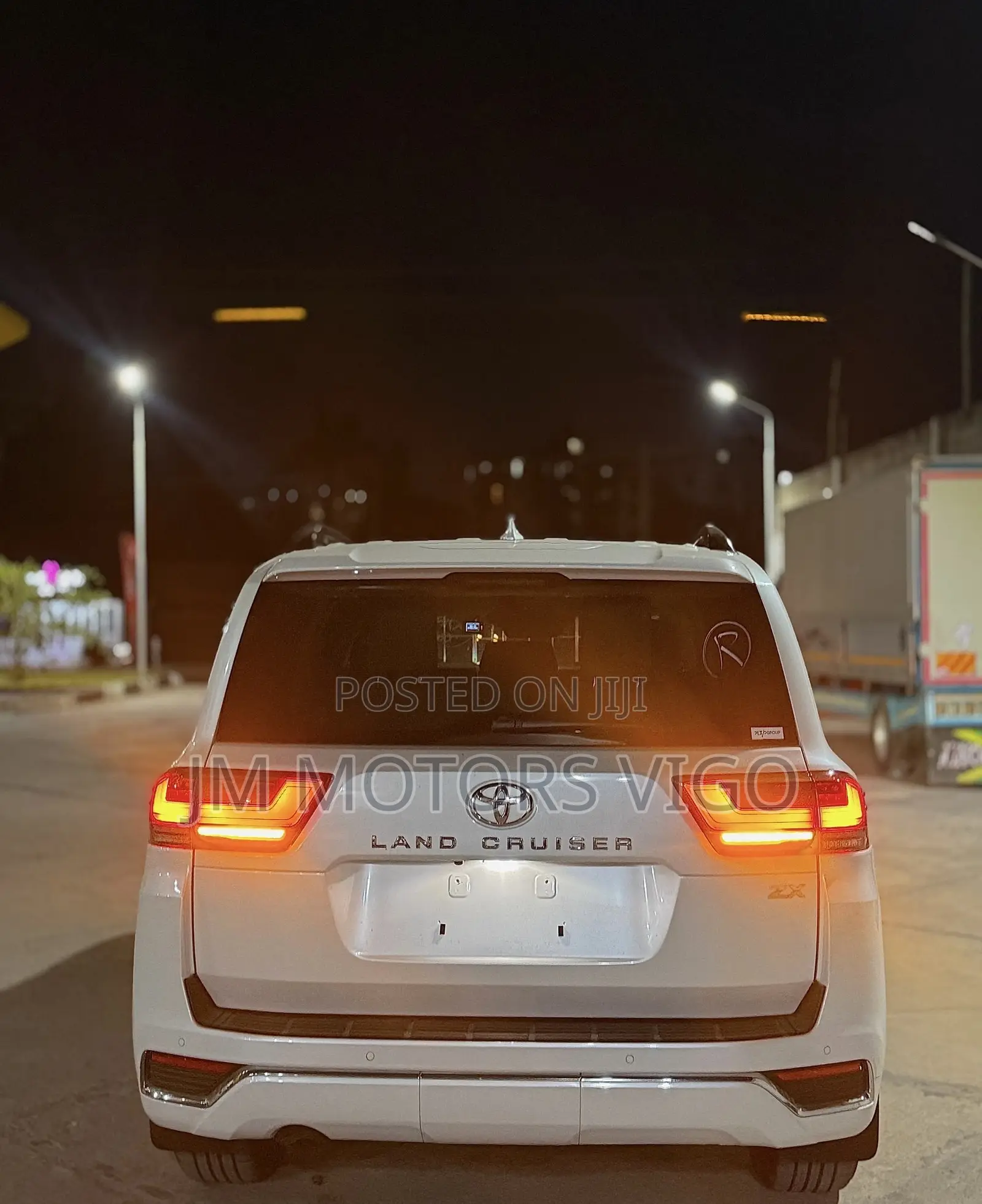 Toyota Land Cruiser LC300 2023 White