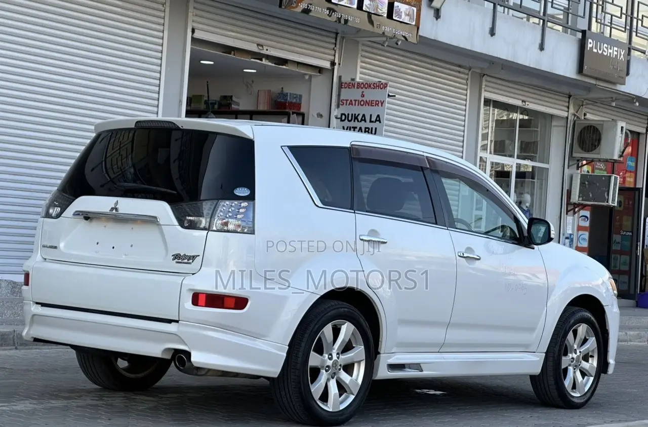 Mitsubishi Outlander 2012 White